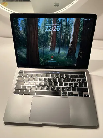 MacBook Pro 13" 2020 – Intel i5, 16 GB RAM – 9 900 000 VND