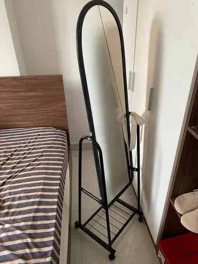 모니터, 게임 책상, 거울 및 에어프라이어 번들 – 270만 VND