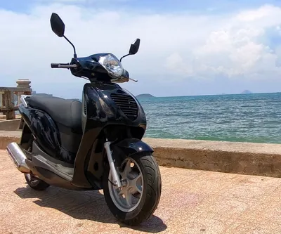 Honda PS 155cc Скутер на продажу – итальянского производства, черный, обслужен