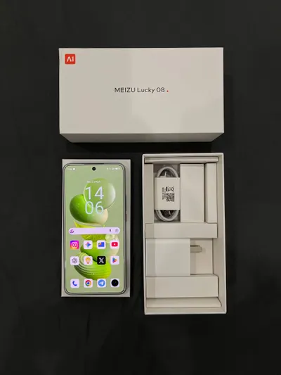 Meizu Lucky 08 – 6.78″ AMOLED – 12/256GB – 6000mAh