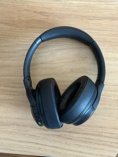 Bluetooth-наушники полноразмерные, чёрные — как новые