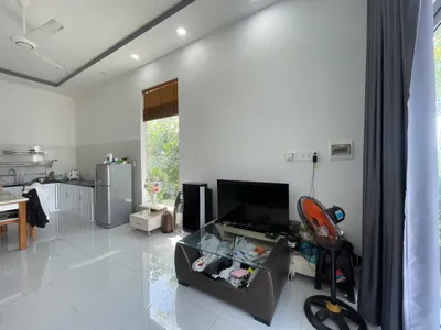 Nhà cho thuê với vườn trên đảo Hòn Nghe – Tầm nhìn thành phố – Phía bắc Nha Trang – 4 km từ bãi biển