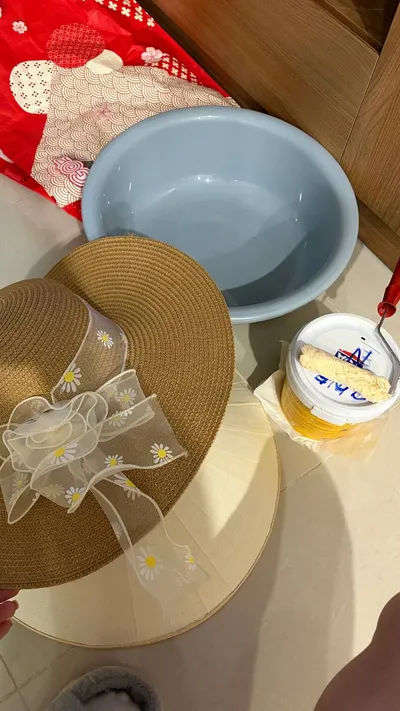 家居用品清仓 – 电热水壶、熨斗、熨衣板、油漆等 – 30万越南盾