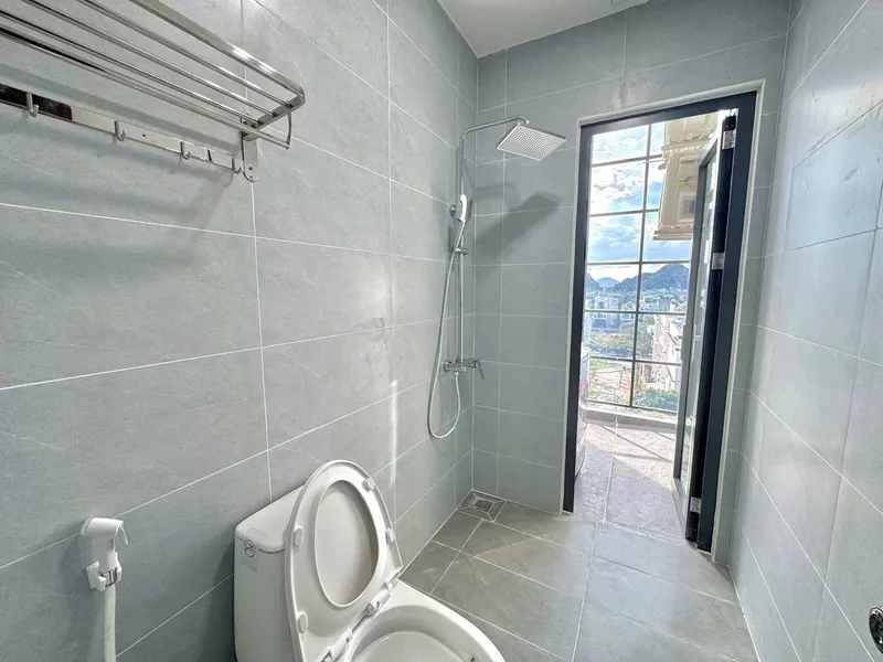 Căn Hộ 1 Phòng Ngủ Với View Biển – Sát Bãi Biển – 10 Triệu VND/Tháng — 2/5