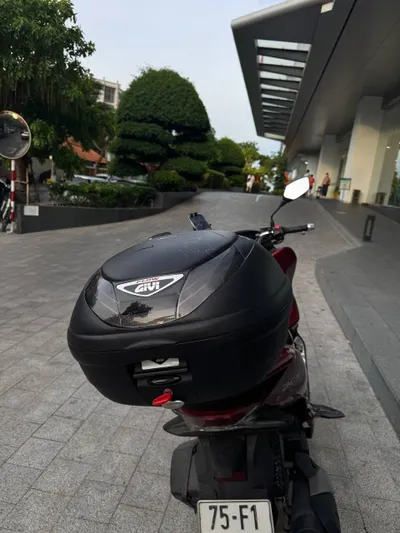 Продам кофр 35 л GIVI для байка – отличное состояние