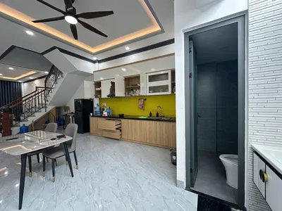 북냐짱 주택 임대 – 280 m², 4개 침실, 해변까지 500m, 25백만 VND/월