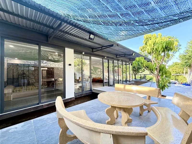 Villa with Garden and Mountain View – 2 Bedrooms – 400 m² – Fully Furnished – 22 Million VND/Month — 3/5