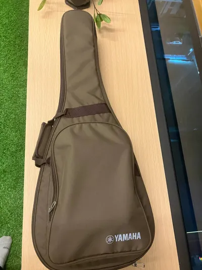 Акустическая гитара Yamaha FG Junior JR2 с оригинальным чехлом – идеальное состояние