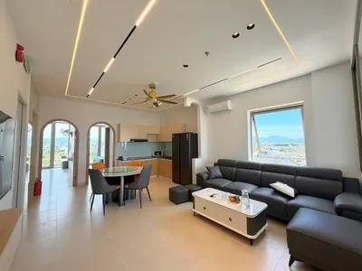 豪华顶层公寓出租 – 3BR/3BA 带按摩浴缸、城市和海景、120m²、45M VND/月