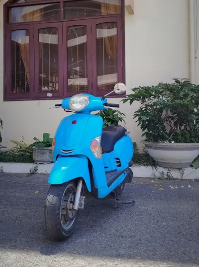 Xe tay ga 125cc bán – tình trạng tốt, giá để hàng lớn