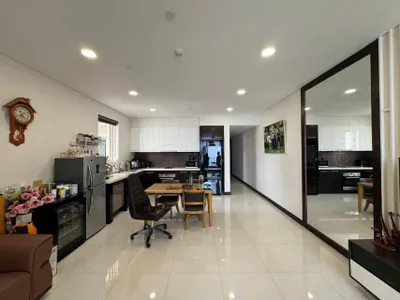 The Costa 1침실 아파트 임대 – 95m², 수영장 및 체육관 접근 – 월 3,200만 VND