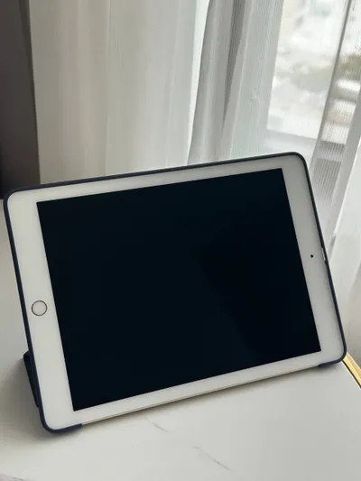iPad Pro 9.7" – 128GB,金色,完美状态