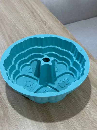 Kitchen Colanders, Herb Dryer, Glass Kettle, Silicone Baking Mold – New