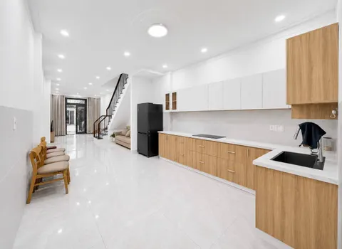 남다낭 An Binh Tan 4침실 주택 – 300m² – 완전 가구 완비 – 월 1,800만 VND