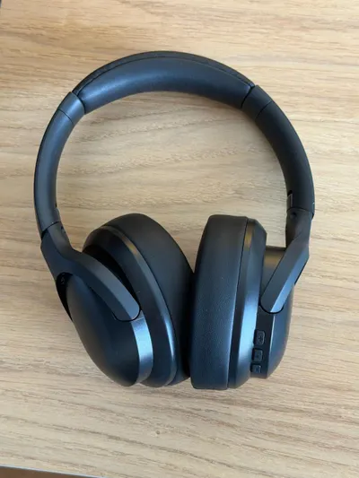 Bluetooth-наушники полноразмерные, чёрные — как новые