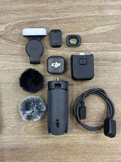 DJI Pocket 4 Creator 套装 – 几乎全新