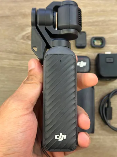 DJI Pocket 4 Creator 套装 – 几乎全新