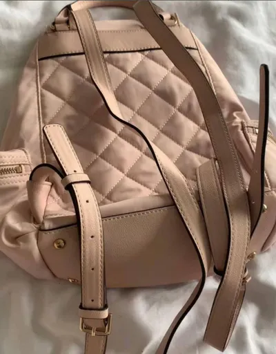 Рюкзак-сумка Guess – нежно-розовый, в отличном состоянии, 4500₽