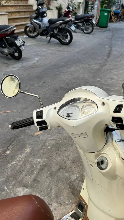 Xe tay ga Attila VUA 125cc 2011 – Tình trạng xuất sắc – 5 triệu VND – Bao gồm mũ bảo hiểm và khóa chống trộm