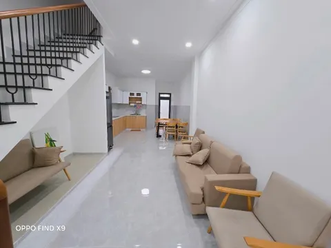 Дом в аренду на западе Нячанга – 80м², 4 этажа, новая мебель, 17 млн ₫/месяц