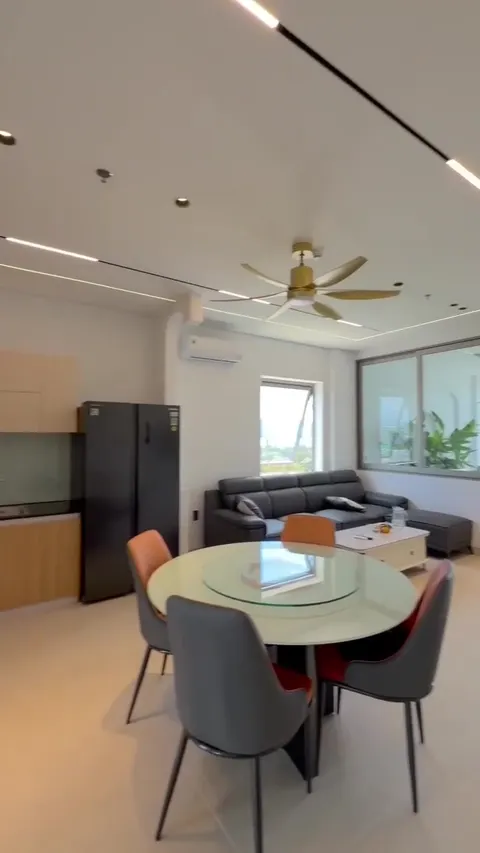豪华顶层公寓出租 – 3BR/3BA 带按摩浴缸、城市和海景、120m²、45M VND/月