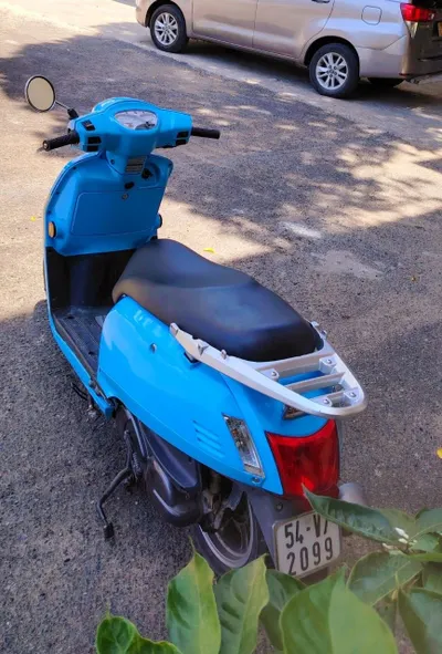 Xe tay ga 125cc bán – tình trạng tốt, giá để hàng lớn