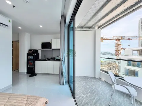 Studio mới với ban công và tầm nhìn sông – Vạn Thạnh, trung tâm Nha Trang – 10 triệu VND/tháng