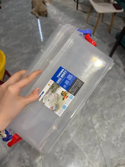 两个10升带扣储物容器 – 各50,000越南盾
