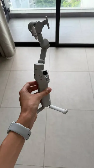 DJI Osmo Mobile 7 – 거의 새것 – 전문 짐벌 안정화 장치 – 150만 VND