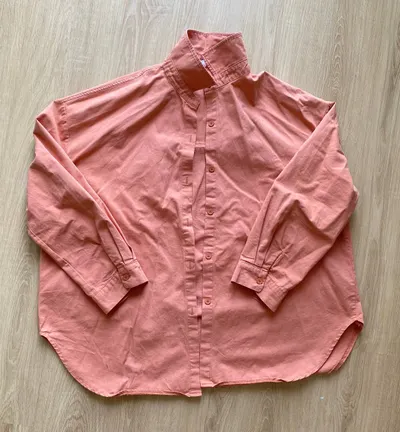 服装批量出售 – 10件商品（运动衫、衬衫、裙子、短裤、连衣裙）– 总计67万越南盾