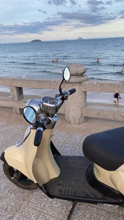 CREA 50cc 踏板车 2019年 – 奶油/黄色，行驶里程21,000公里，包含蓝卡