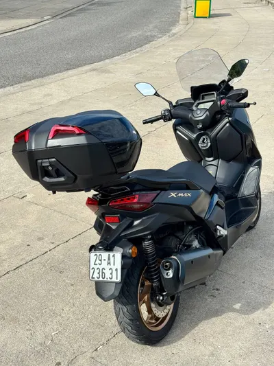 Макси скутер Yamaha Xmax 300 – октябрь 2024, 30 тыс км, отличное состояние