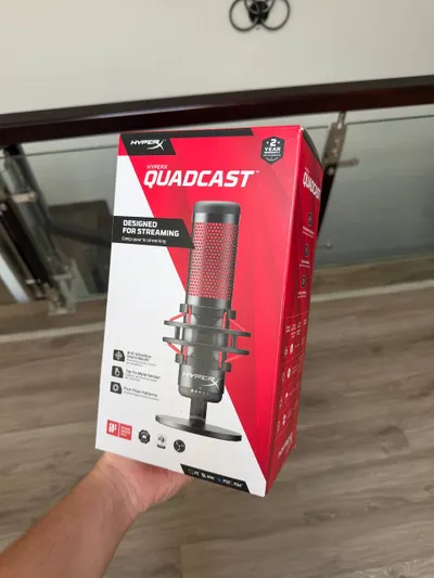Микрофон HyperX QuadCast для стримеров и контент-мейкеров