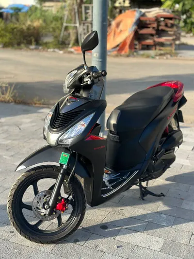 Honda Vision 3 110cc Motorbike for Sale – 2021 – Blue Card – Excellent Condition – 18M VND