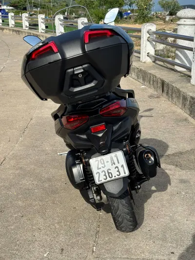 Макси скутер Yamaha Xmax 300 – октябрь 2024, 30 тыс км, отличное состояние