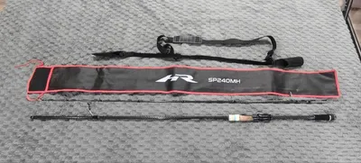 Horai 스피닝 로드 – 2.4m MH 10-40g, Fuji 가이드, 케이스 포함