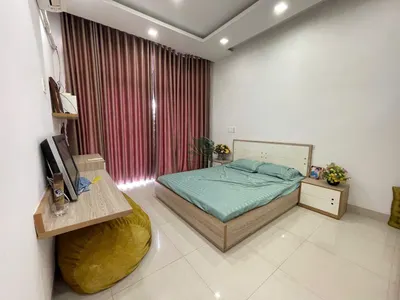 坦蒂安地区出租3层全配家具房屋 – 195平方米，3间卧室，4间浴室 – 每月1500万越南盾