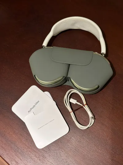 AirPods Max 1st Gen – Green, Mint Condition, 8M VND