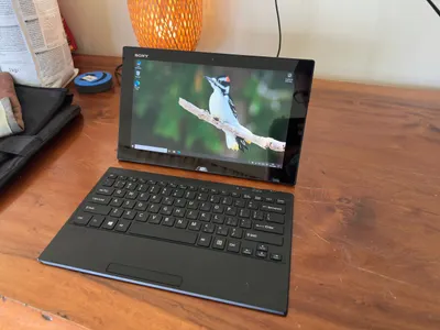 Планшет Sony vaio SVT11 на Windows 10