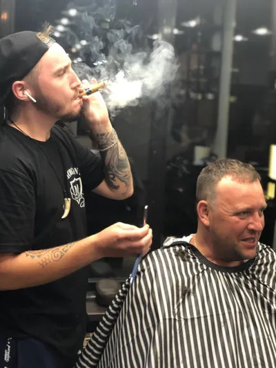 Experienced Barber in Nha Trang – Haircuts, Beard Styling, Hair Tattoo & More