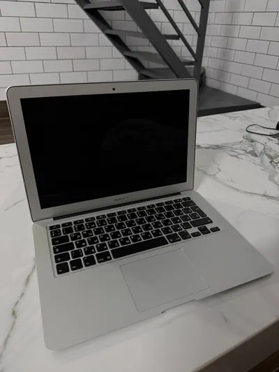 MacBook Air 13" (2017) – 550만 VND