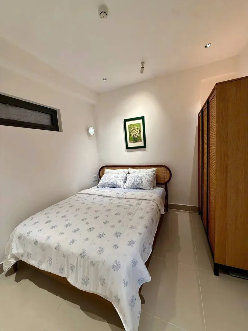 Căn hộ 2 phòng ngủ cho thuê trong khu Napoleon, phía bắc Nha Trang – view biển, ban công – 18 triệu VND/tháng — 6/8