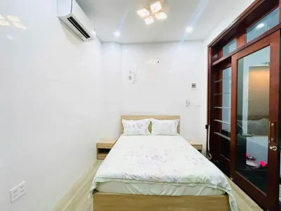 반짜오(Nha Trang) 북부 응우옌 쿠엔 거리 4침실 주택 임대 - 월 1600만 VND