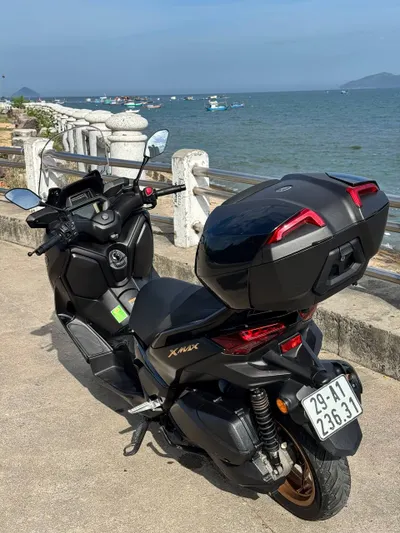 야마하 XMAX 300 스쿠터 – 2024년 10월, 30,000km, 미사용 상태