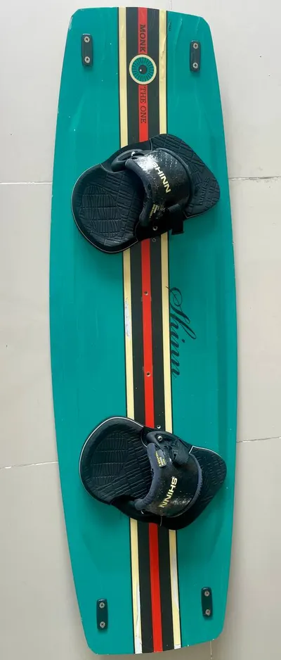 Shinn Kite Board 135×42 – $250