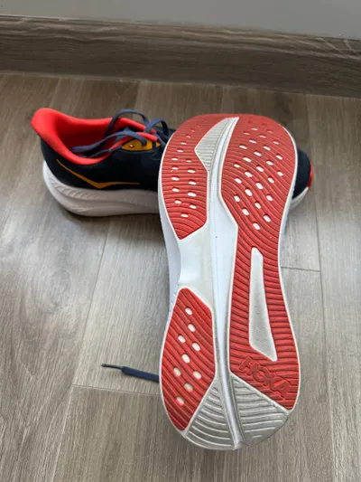 售卖Hoka Mach 6宽版跑鞋 46号 – 几乎全新