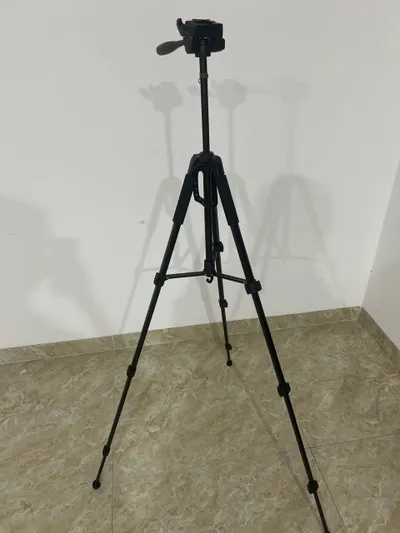 Bộ Chân Máy Quay & Đèn Vòng – 2 Chân Máy + 2 Đèn