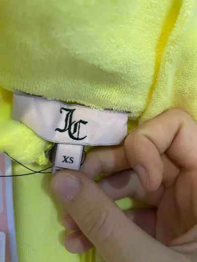 Juicy Couture 지퍼 후디 – XS 사이즈 – 새것 – 200,000 동