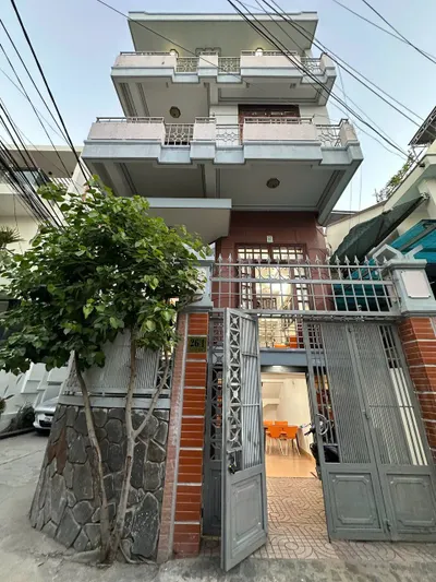 岘港3层房屋出租 – 3间卧室、3间浴室 – 1500万越南盾/月