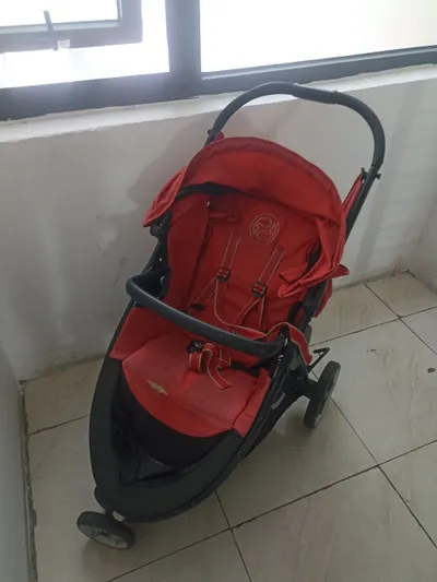 Cybex 유모차 – 중고, 바퀴 조정 및 후드 수리 필요